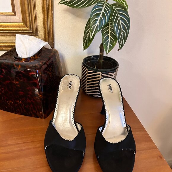 Mossimo Y2K, black heels, size 9 - Picture 3 of 3